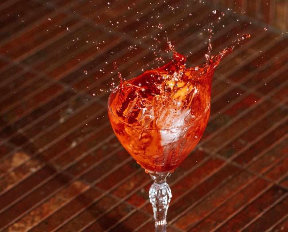 cocktail splashing 