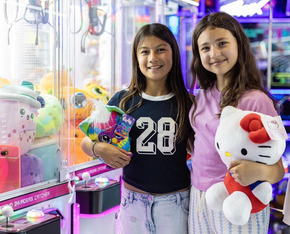 two girls at Archie Brothers in FOMO Fremantle